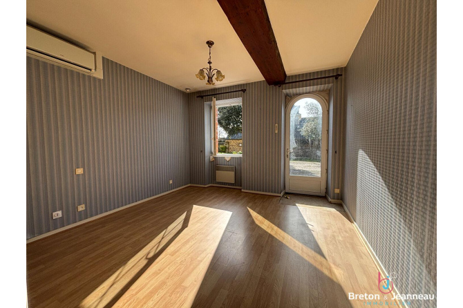 Ensemble immobilier sur 4 hectares secteur Château-Gontier