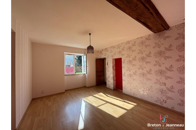 Ensemble immobilier sur 4 hectares secteur Château-Gontier