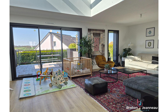 Maison entièrement rénovée avec PISCINE à Mayenne