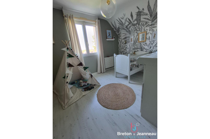 Maison entièrement rénovée avec PISCINE à Mayenne