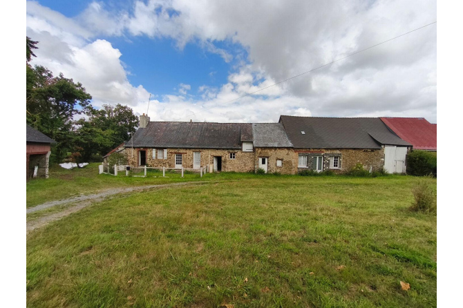 Fermette sur 2 ha 75 à Javron les Chapelles