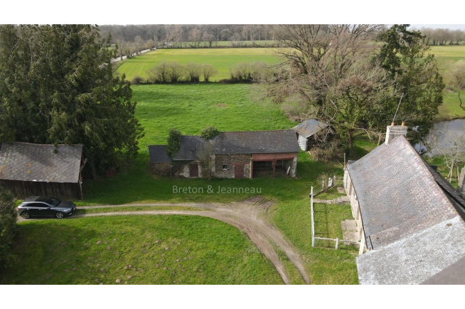 Fermette sur 2 ha 75 à Javron les Chapelles