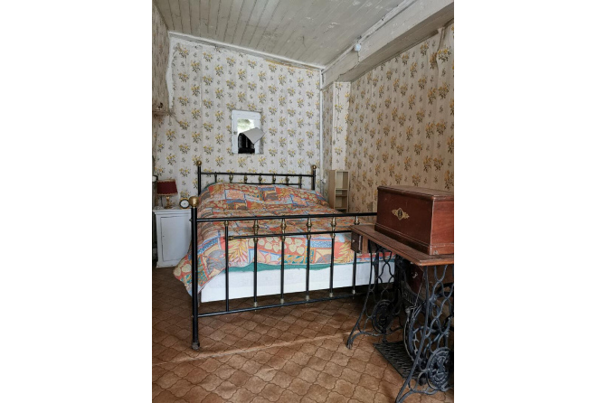 Fermette sur 2 ha 75 à Javron les Chapelles