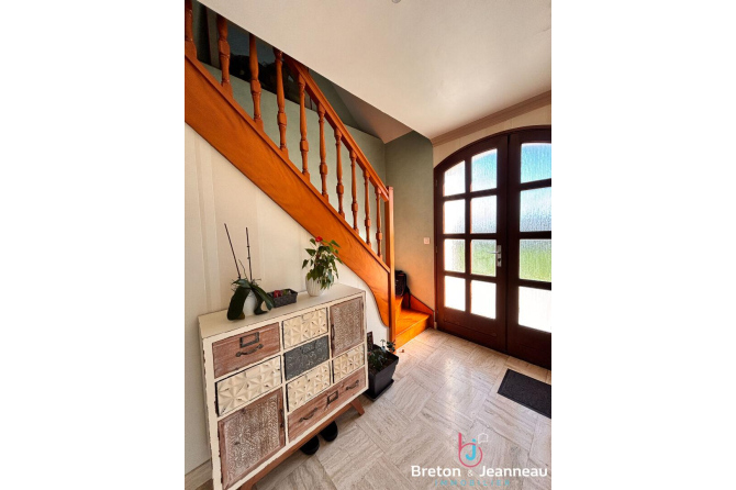 Maison sur 3 ha 63 sur Argentré