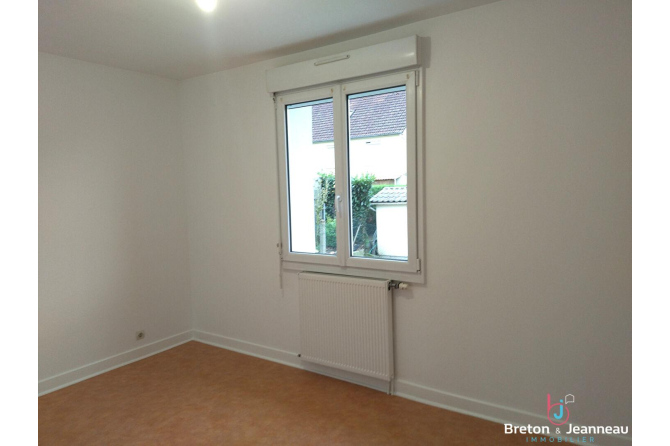 MAYENNE: Pavillon 3 chambres