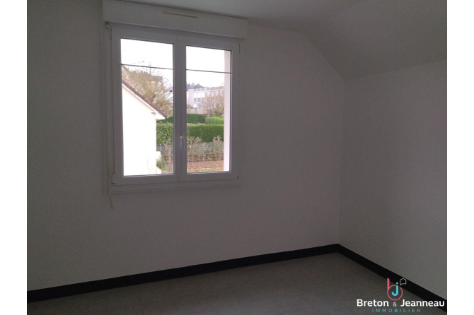 MAYENNE: Pavillon 3 chambres