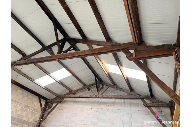 LOCAL COMMERCIAL SAINT BERTHEVIN