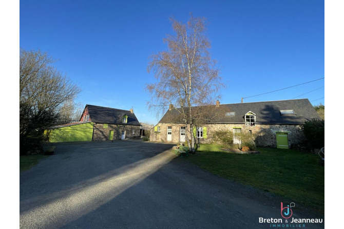 Ensemble de 2 maisons sur 2 hectares à Vimartin sur Orthe