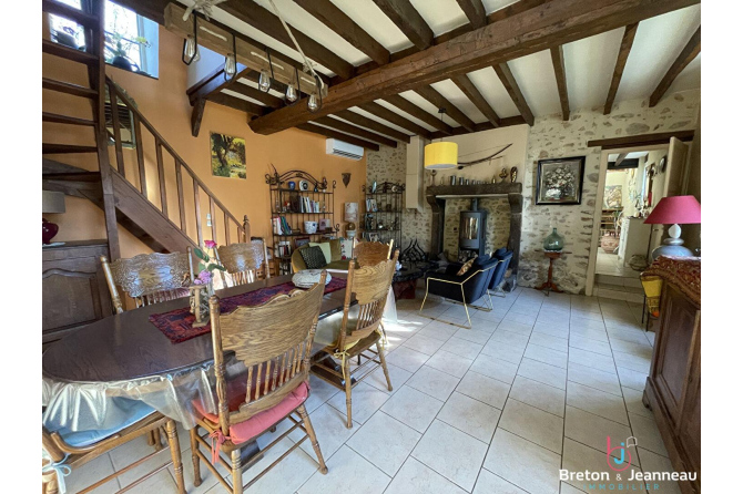 Ensemble de 2 maisons sur 2 hectares à Vimartin sur Orthe