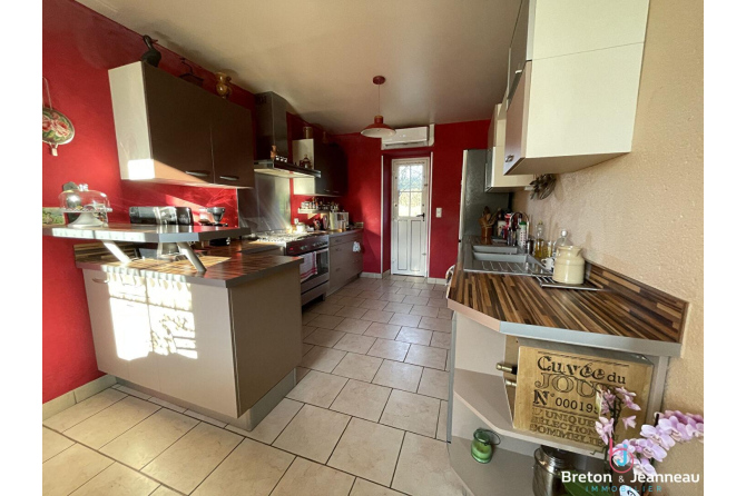 Ensemble de 2 maisons sur 2 hectares à Vimartin sur Orthe