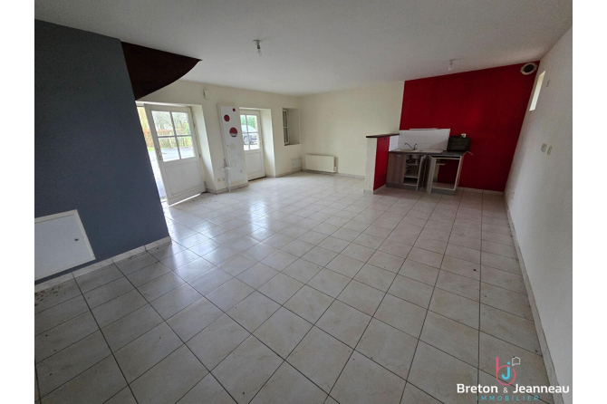 Ensemble immobilier entre Montsûrs et Mayenne