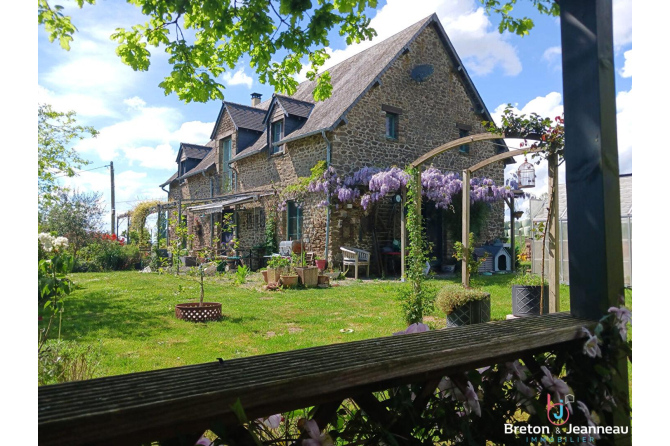 Superbe Maison avec Gîte à Bais