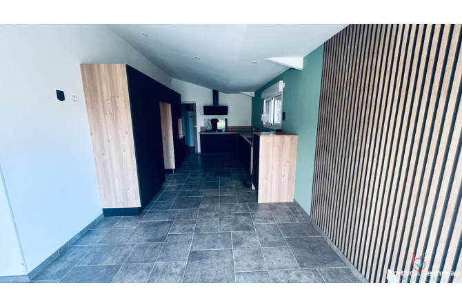 Maison sur 2 ha 90 secteur Montsûrs