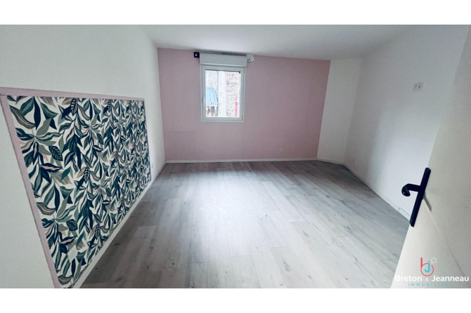 Maison sur 2 ha 90 secteur Montsûrs