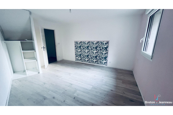 Maison sur 2 ha 90 secteur Montsûrs