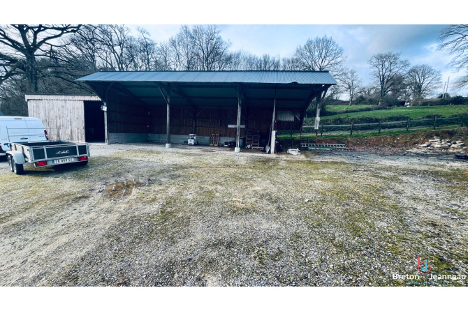 Maison sur 2 ha 90 secteur Montsûrs