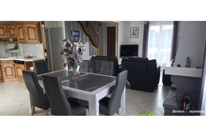 Maison située à 5 mn de LAVAL