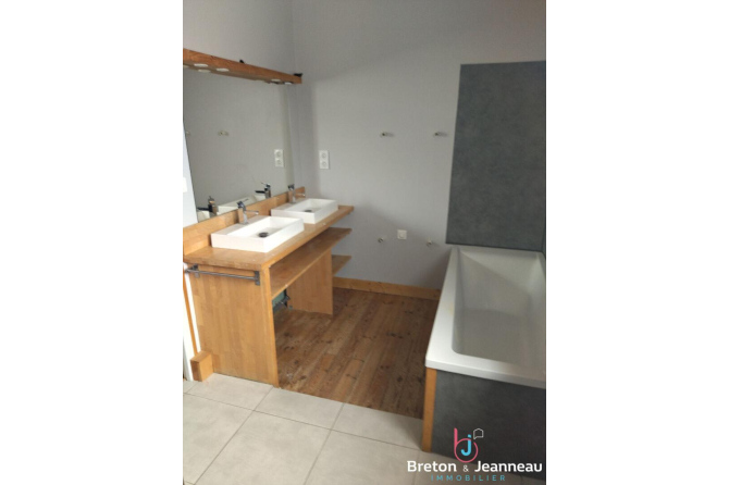 Maison Mayenne 6 pièce(s) 113 m2