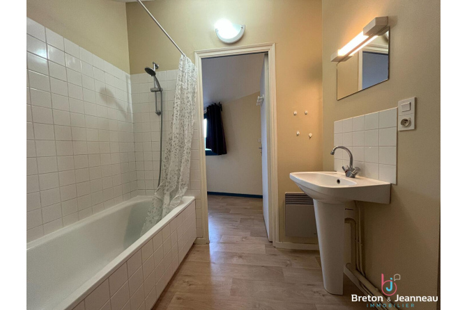 T2 apartment downtown Laval