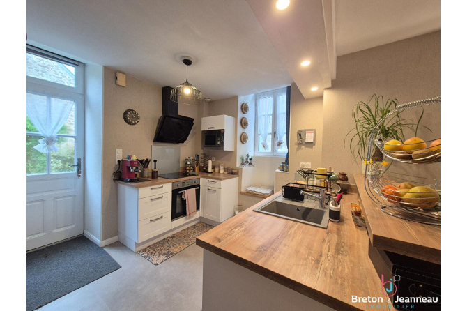 Ensemble immobilier au coeur de Lassay-les-Châteaux