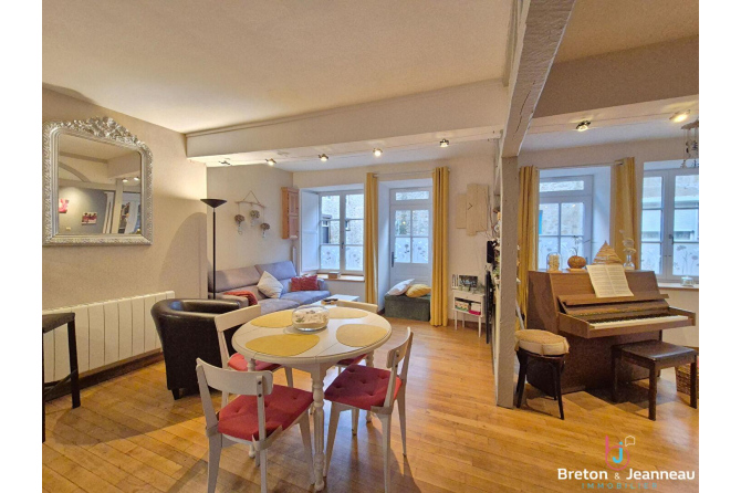 Ensemble immobilier au coeur de Lassay-les-Châteaux