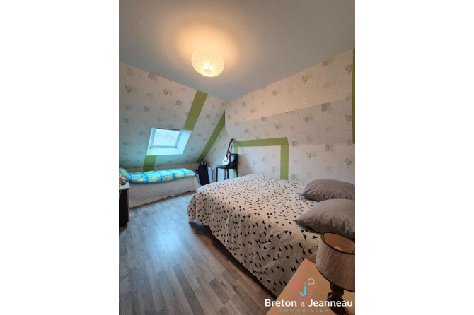 Ensemble immobilier au coeur de Lassay-les-Châteaux