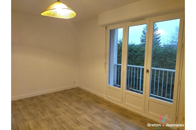 APPARTEMENT F3 à MAYENNE
