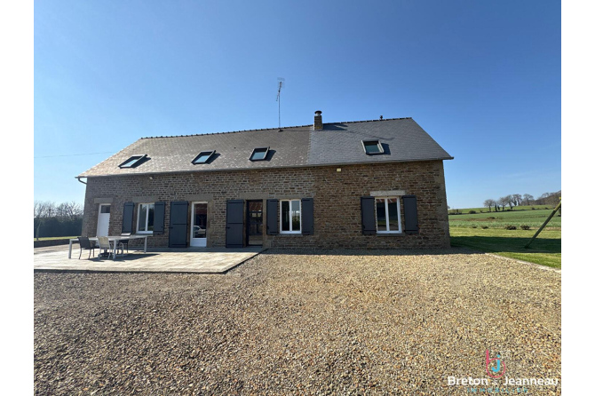 Longère en pierres rénovée sans voisins à Larchamp