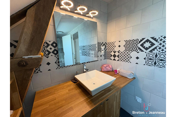 Longère en pierres rénovée sans voisins à Larchamp