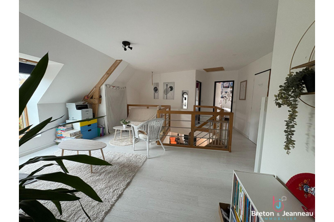 Maison à Saint-Denis-de-Gastines