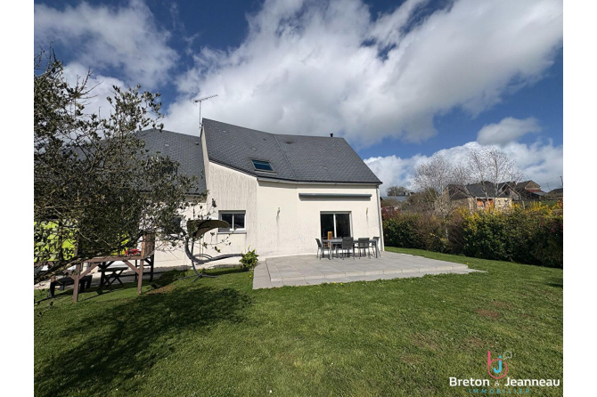 Maison à Saint-Denis-de-Gastines