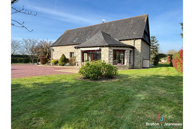 Propriété à Soulgé sur Ouette