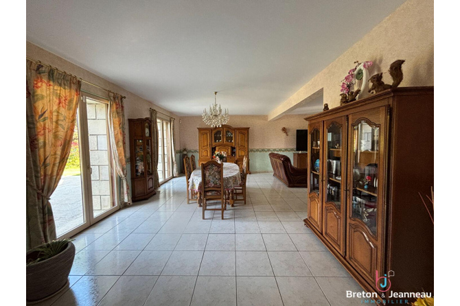 Propriété à Soulgé sur Ouette