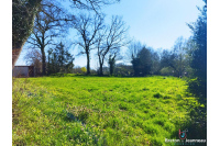 Terrain constructible de 1500 m² - Mayenne