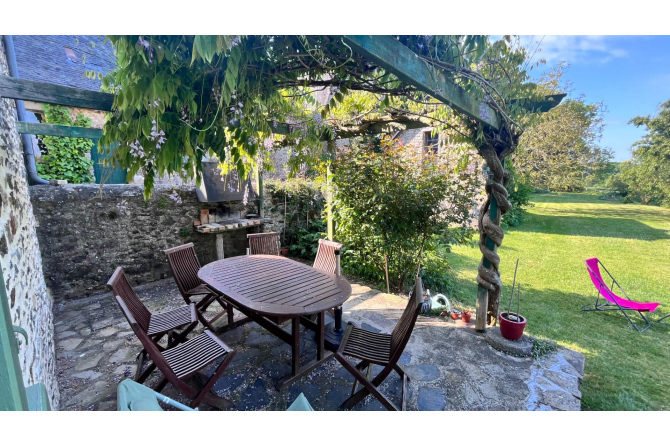 Propriété vue sur la Mayenne à St Jean sur Mayenne