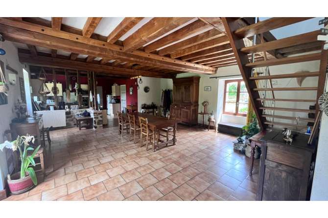 Propriété vue sur la Mayenne à St Jean sur Mayenne