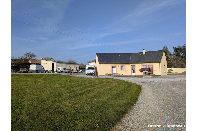 Maison de plain-pied sur 1 ha 74 secteur Evron