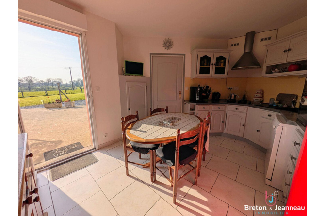 Maison de plain-pied sur 1 ha 74 secteur Evron