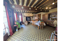 Maison en pierres avec 8 hectares proche du Mans