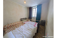 Maison en pierres avec 8 hectares proche du Mans