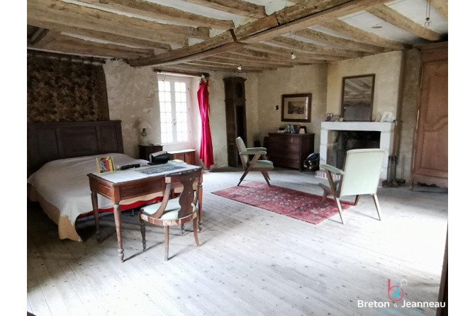 Ancien prieuré avec maison annexe secteur Bais