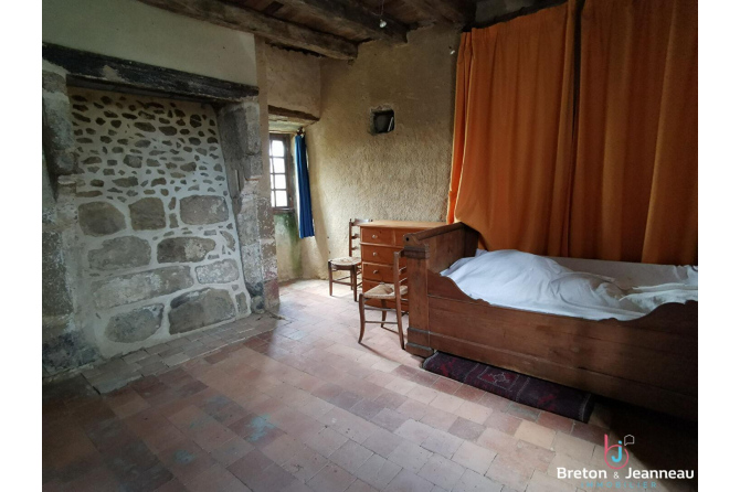 Ancien prieuré avec maison annexe secteur Bais