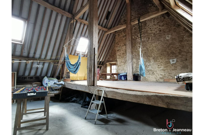 Ancien prieuré avec maison annexe secteur Bais