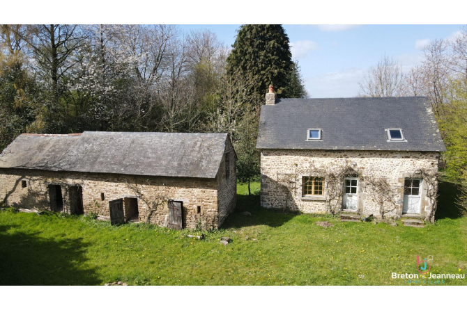 Ancien prieuré avec maison annexe secteur Bais