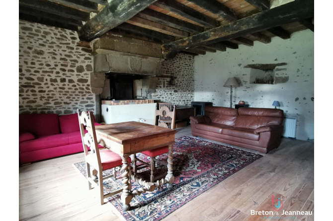 Ancien prieuré avec maison annexe secteur Bais