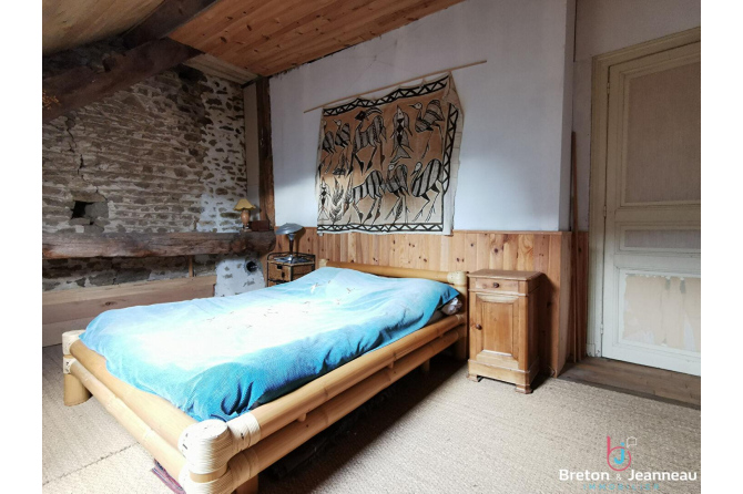 Ancien prieuré avec maison annexe secteur Bais