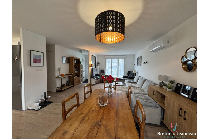 Maison à Quelaines Saint Gault