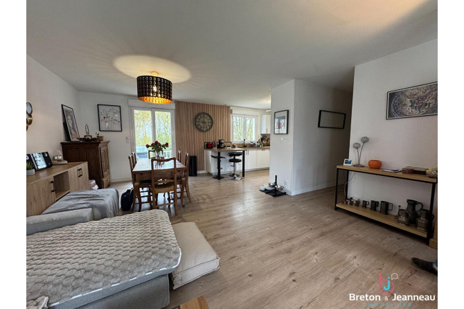 Maison à Quelaines Saint Gault