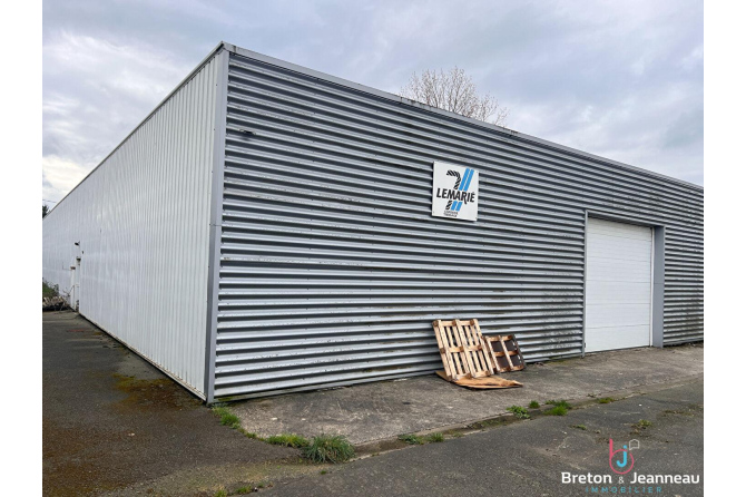 Ensemble entrepôt et  bureaux