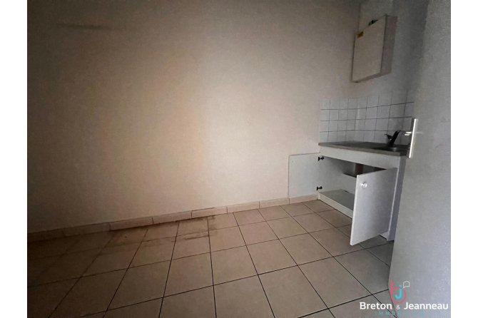 Ensemble entrepôt et  bureaux